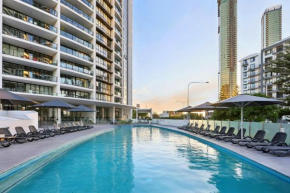 Ocean View 3-Bed with Gym, Pool, Sauna & Parking